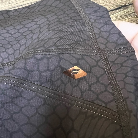 FABLETICS OASIS HIGH WAISTED LEGGING PANTS CACAO WARPED - Picture 3 of 3